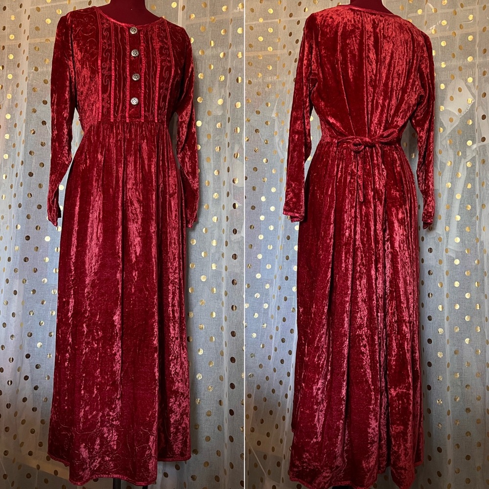 Crushed velvet Renfaire dress